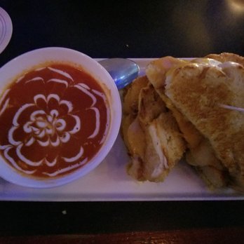Sunswick 3535 Bar - Grilled Cheese Sandwich and Tomato Soup - Bars Near Me - Astoria, New York Sunswick 3535 Bar - Grilled Cheese Sandwich and Tomato Soup - Bars Near Me - Astoria, New York