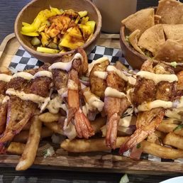Diablitos, Polas special late and fish tacos.