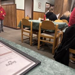 Stack 'N Steak Family Restaurant - Family setting