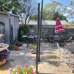 Shana's Cafe & Bakery - Outdoor patio!