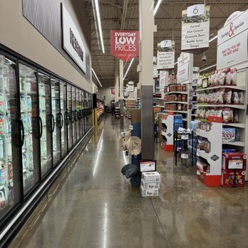 Smart & Final - Clean aisle - Grocery Near Me - Temecula, California