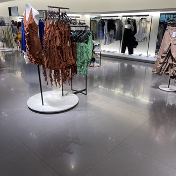 ZARA - Good clothes selection - Men's Clothing Near Me - Los Angeles, California ZARA - Good clothes selection - Men's Clothing Near Me - Los Angeles, California