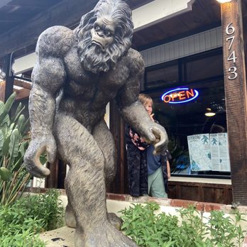 Avenue Cafe - Sasquatch! - Pizza Near Me - Miranda, California