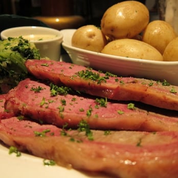 Oliver St John Gogarty - Corned Beef and Cabbage + Boiled Potatoes - July 2011 - Pubs Near Me - Temple Bar, D Oliver St John Gogarty - Corned Beef and Cabbage + Boiled Potatoes - July 2011 - Pubs Near Me - Temple Bar, D
