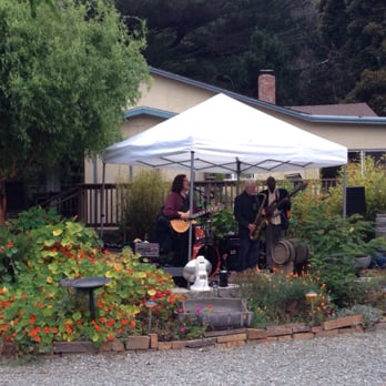 La Nebbia Winery - Great party venue - although dancing in gravel is tough! - Wineries Near Me - Half Moon Bay, California La Nebbia Winery - Great party venue - although dancing in gravel is tough! - Wineries Near Me - Half Moon Bay, California
