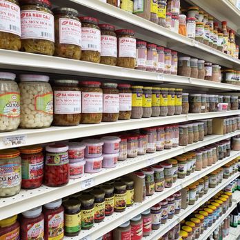 Lien Hoa Oriental Market - shelves of food - International Grocery Near Me - Tampa, Florida Lien Hoa Oriental Market - shelves of food - International Grocery Near Me - Tampa, Florida