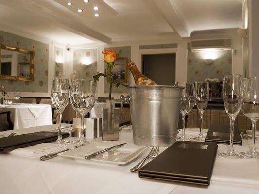 LANDINGS AT THE FALCON HOTEL - 68 Farnborough Road, Farnborough