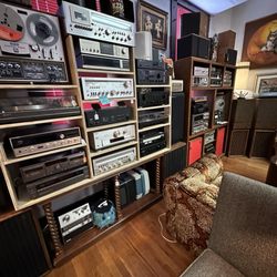La Segunda Bartique & Gallery - Music