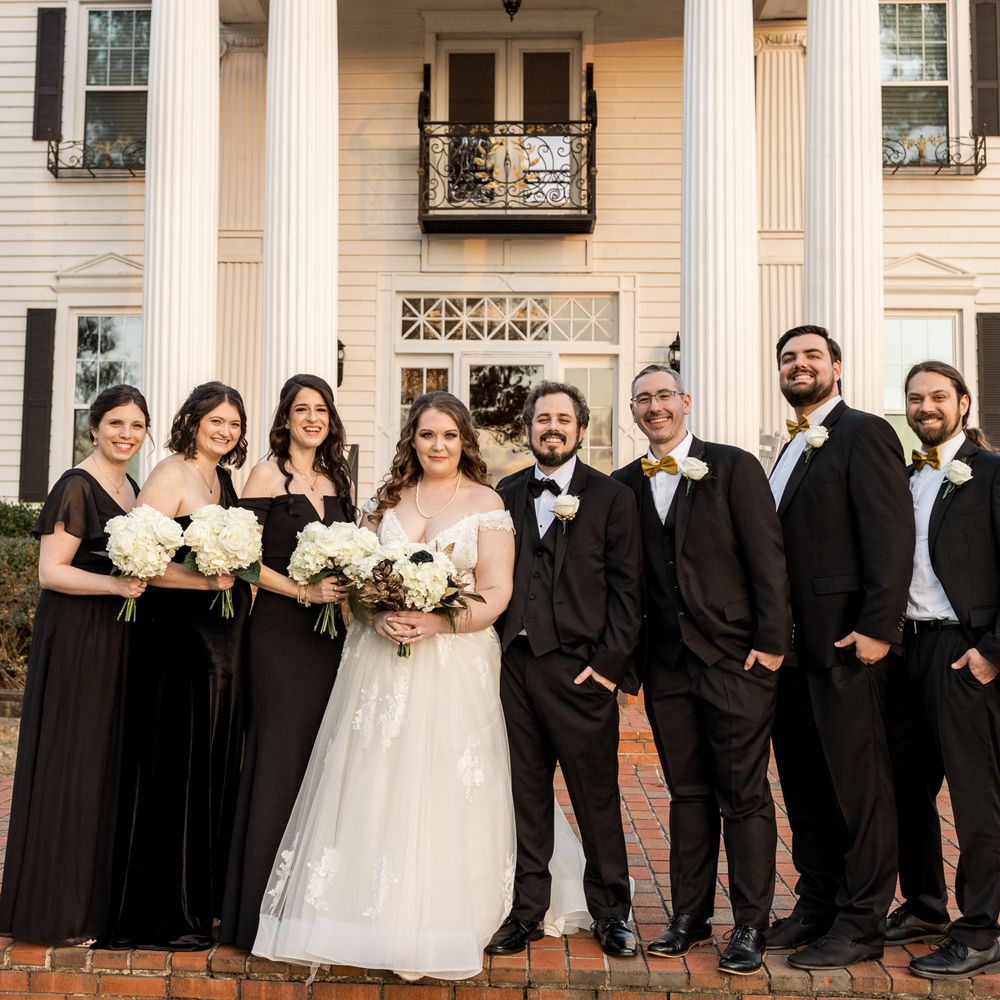 The bull pub and restaurant hi-res stock photography and images - Alamy, image size:1000x1000