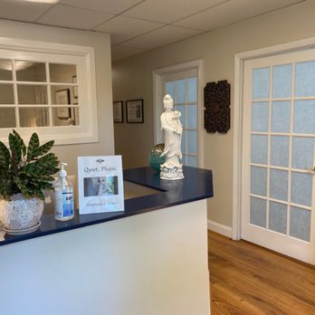 Reflexology by Max - Waiting room - Reflexology Near Me - Columbia, Maryland