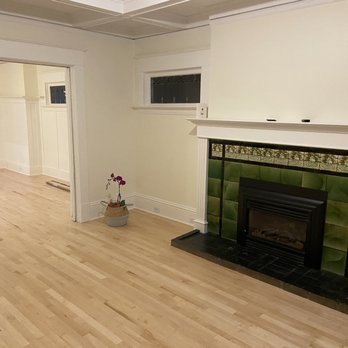 Domicile Construction - a fireplace in a living room - General Contractors Near Me Domicile Construction - a fireplace in a living room - General Contractors Near Me