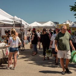 Hingham Farmers Market - A typical day at the HFM in mid-summer.