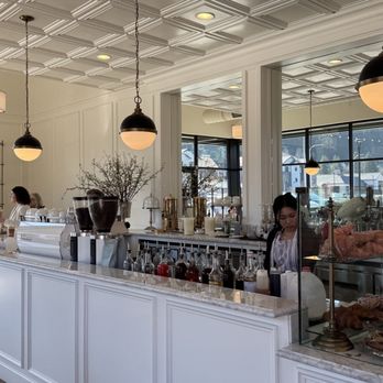 Cafe Le Fleurs - Coffee & Tea Near Me - Happy Valley, Oregon