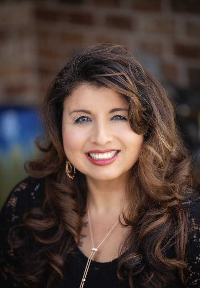 LISA GARZA WALTKEREALTOR Austin, Texas Real Estate Agents Phone