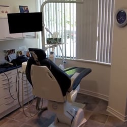 Gateway Dental Clinic - Dentist workstation offering the newest technologies.