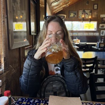 Pappy & Harriet’s - A glass of ice tea was absolutely delicious and the largest glass of tea , it was perfect - Music Venues Near Me - Pioneertown, California