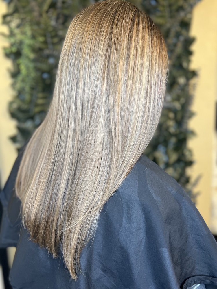 Aleah Seaux Color Specialist Logo