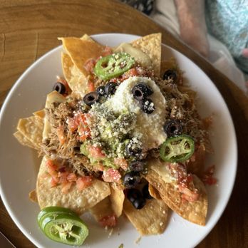 Mauka Bar and Grill - Nachos - Cocktail Bars Near Me - Kamuela, Hawaii