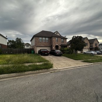 Robert’s Landscaping Services - a residential neighborhood - Lawn Services Near Me
