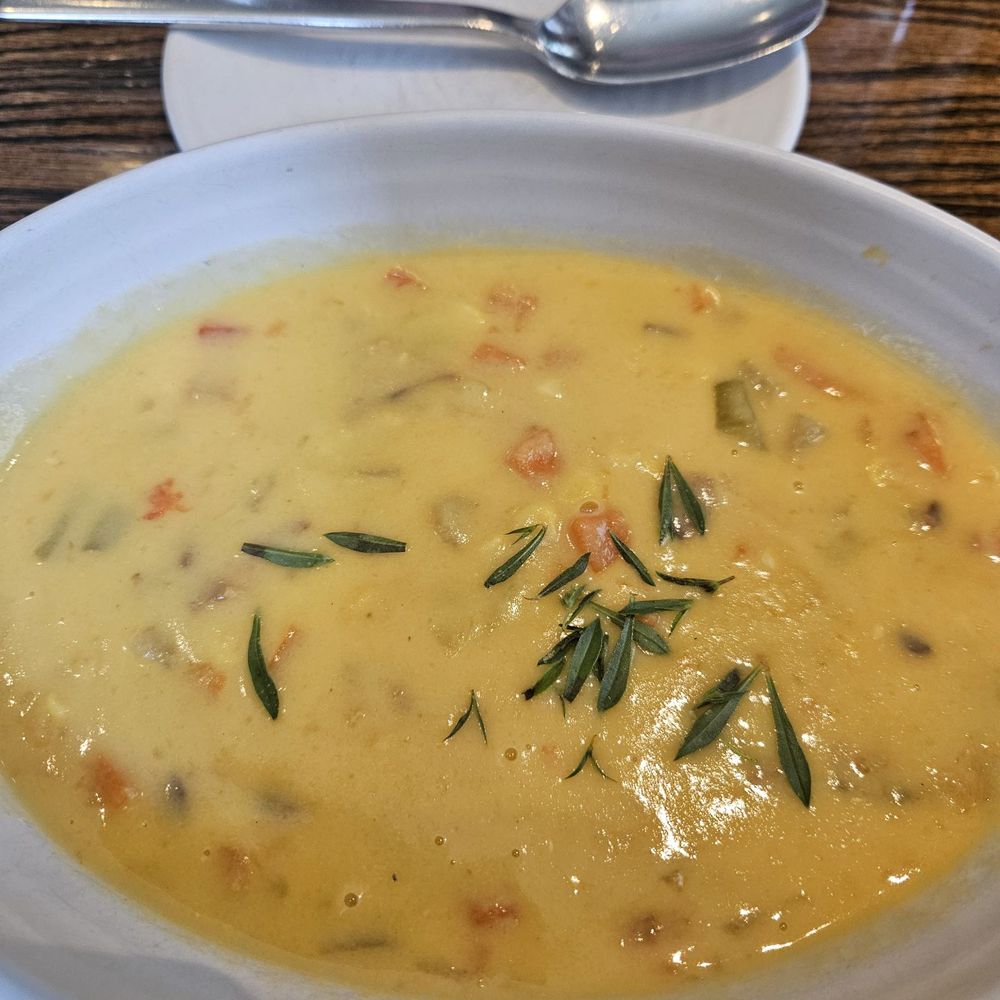 Gladstone Tavern - Corn chowder soup - New American Near Me - Gladstone, New Jersey