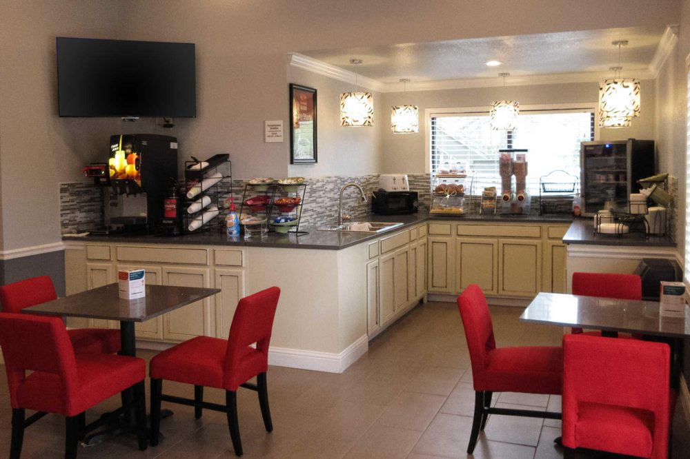 ECONO LODGE 10 Photos 142 US Hwy 82 E, Cuthbert, Hotels