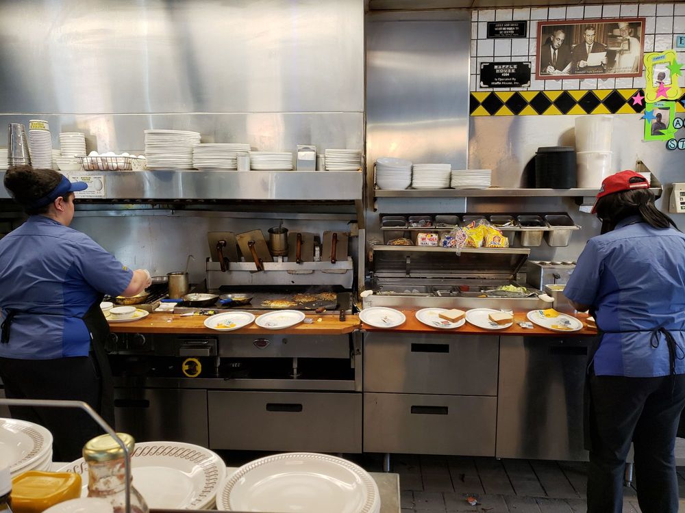 WAFFLE HOUSE 204 17 Photos & 20 Reviews 2357 Aviation Ave, North