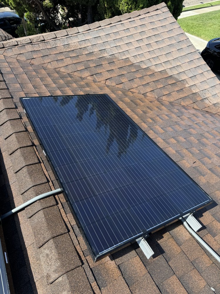 Slide of Stay Clean Solar