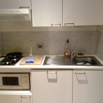 Residence Venice - Kitchen comes with microwave - Hotels Near Me - Quarto D'altino, VE