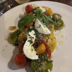 FŌDA - Burrata Salad