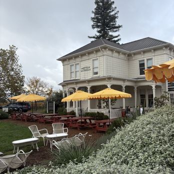 Oakville Grocery - Gorgeous lawn - Delis Near Me - Oakville, California Oakville Grocery - Gorgeous lawn - Delis Near Me - Oakville, California