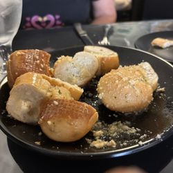 Bella Cucina Italian Family Restaurant - Garlic bread