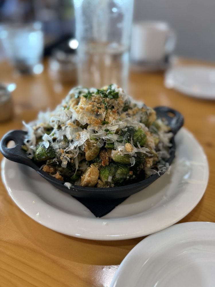 Eight Acres Kitchen & Bar