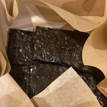 Bee Luxe Boutique - Vegan brownies - Party Supplies Near Me Bee Luxe Boutique - Vegan brownies - Party Supplies Near Me