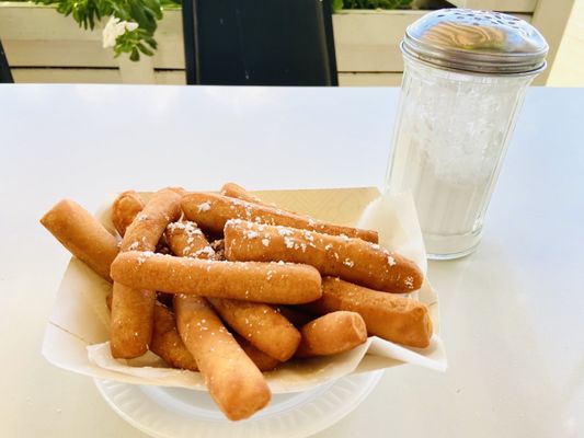 Chez Beignets Quan Ong Tre by null