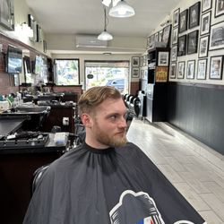 Mar's Barber Shop - Side profile