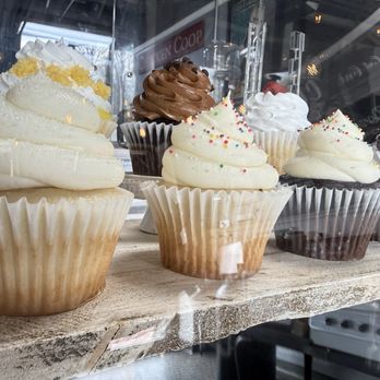Two Chicks Whisky Business - Cupcakes - Cupcakes Near Me - Plainfield, Indiana Two Chicks Whisky Business - Cupcakes - Cupcakes Near Me - Plainfield, Indiana