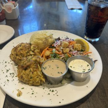 Boatyard Bar & Grill - Carb cakes - Seafood Near Me - Annapolis, Maryland