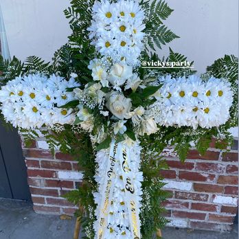 Vicky’s Party - Funeral sympathy cross - Party Supplies Near Me - Linden, California