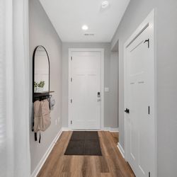 VLux Madison | Homes for Rent - Hideaway - 1 Bedroom 1 Bathroom, Entryway.
