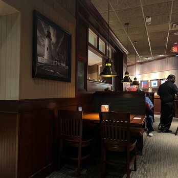 Red Lobster - people sitting at tables in a restaurant - Seafood Near Me - Augusta, Georgia Red Lobster - people sitting at tables in a restaurant - Seafood Near Me - Augusta, Georgia
