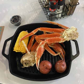 The Hangout - 1/2 Snow Crab Entrée - Burgers Near Me - Myrtle Beach, South Carolina The Hangout - 1/2 Snow Crab Entrée - Burgers Near Me - Myrtle Beach, South Carolina