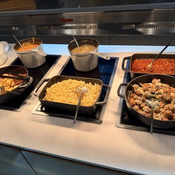 Lufthansa Senator Lounge Schengen - Lots of good food choices during our January layover - Airport Lounges Near Me - München+, BY