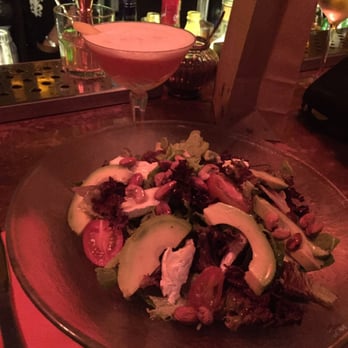 Negroni - Por qué no combinar una buena ensalada con un buen Cocktail? - Tex-Mex Near Me - Rosario, S Negroni - Por qué no combinar una buena ensalada con un buen Cocktail? - Tex-Mex Near Me - Rosario, S