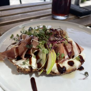 Lele Cake - Prosciutto toast with pears, smoked goat cheese and honey - Coffee & Tea Near Me - Los Gatos, California