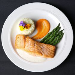 Falco's Catering - Seared salon