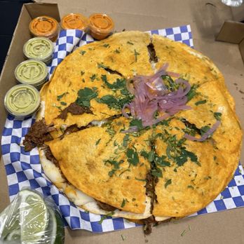 Birrieria Mama Rosa  2 - Pizza Quesabirria - Food Trucks Near Me - Pflugerville, Texas