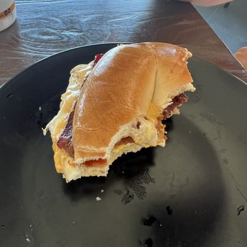 MeMe’s Cafe And Breakfast - Bacon Bagel sandwich - Breakfast & Brunch Near Me - St. Peters, Missouri