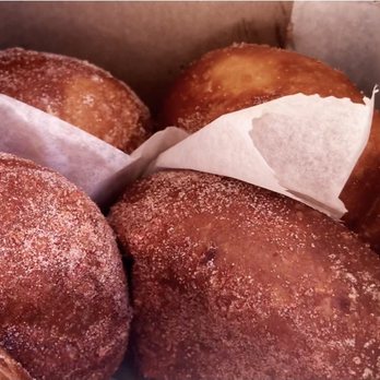 Leonard's Bakery - Malasadas! - Bakeries Near Me - Honolulu, Hawaii Leonard's Bakery - Malasadas! - Bakeries Near Me - Honolulu, Hawaii