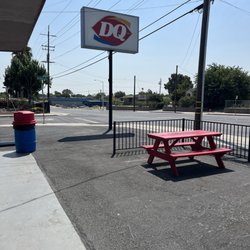 Dairy Queen Grill & Chill - Outside seating