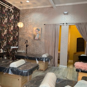 Laveda Lash & Brow Boutique - Lash extension/brow area, other side. - Eyelash Service Near Me - Washington, DC, District of Columbia